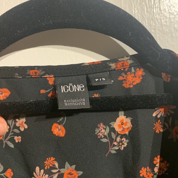 Icone / Simons drapey floral blouse - Picture 8 of 12